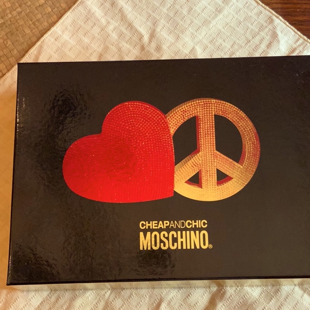 Moschino box